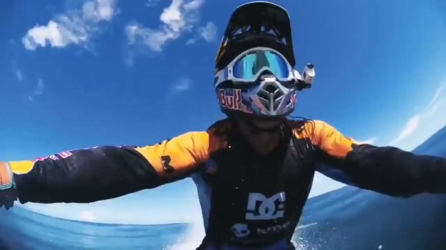 Прокатился на мотоцикле по воде / Ride A Motocycle On Water