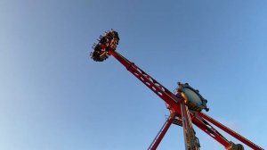 Сочи парк. Вечный двигатель самый страшный и экстремальный аттракцион Сочи парк маятник #сочипарк