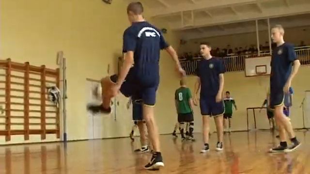 Матч по минифутболу между командами Кадетского училища и областного управления МЧС смотреть онлайн