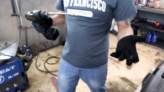 Установка решетки радиатора Чероки Стайл на Рено Дастер от Арсенал Тюнинг смотреть онлайн