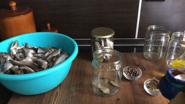 Домашние рыбные консервы/Невероятно вкусный рецепт! смотреть онлайн