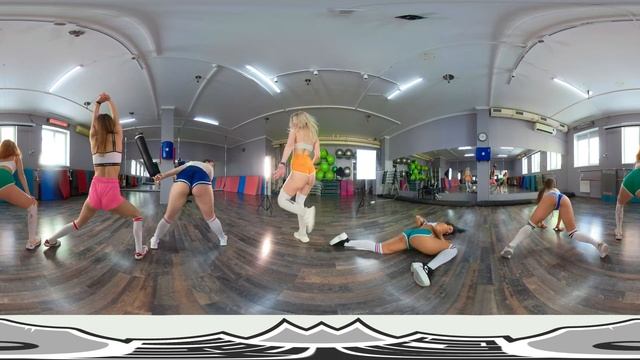 TWERK ON THE SNOW • Yo Gotti ft. Nicki Minaj - Rake It Up • Dance in 360 Degrees • 5K VR Video смотреть онлайн