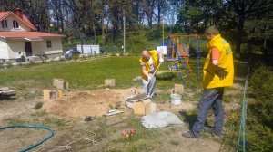 Заливаем сваи для дачного домика