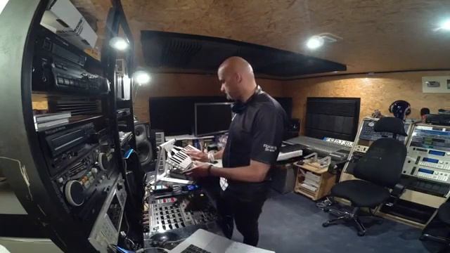 Roger Shah 1h Studio Live Set new dance deep pop смотреть онлайн