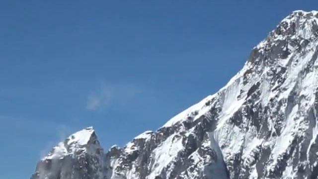 Everest and Nepal Himalaya смотреть онлайн