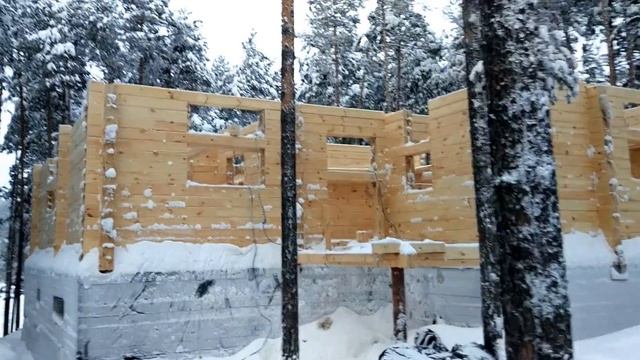Продолжение сборки дома из клееного бруса в п Дорожный смотреть онлайн