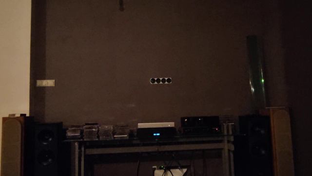 Leonard Cohen: Tannoy DC2000, Amplifier Mastersound Dueventi SE, DAC Shiit Gungnir, Atoll DR200 Se