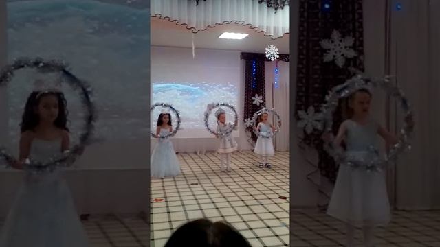 Танец снежинки смотреть онлайн