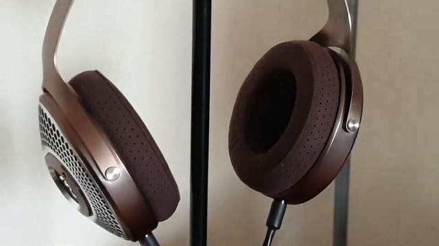 My NOS Hi Fi Cyrus CD7Q plus the DB Focal Clear MG смотреть онлайн