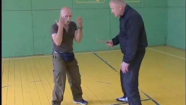 Авторская ТВ передача Валерия Крючкова "Защити себя сам" Подручные средства смотреть онлайн
