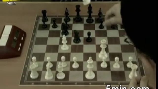 A great chess tutorial - Two knights opening смотреть онлайн