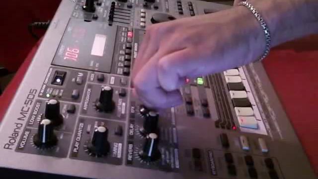 Roland MC-505 Deep\Dub Techno смотреть онлайн
