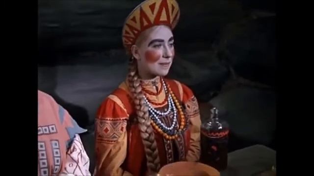 Ей что день, что ноченька. Целые сутки и шьёт и вяжет – слова не скажет. Утром и чай не допит, а .. смотреть онлайн