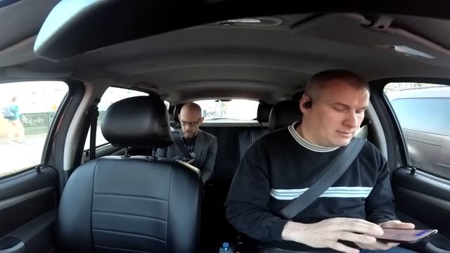 ТАКСИСТ ВЫСАДИЛ ПАССАЖИРА У МЕТРО ИЗ-ЗА ПЕРЕКРЫТЫХ ДОРОГ смотреть онлайн