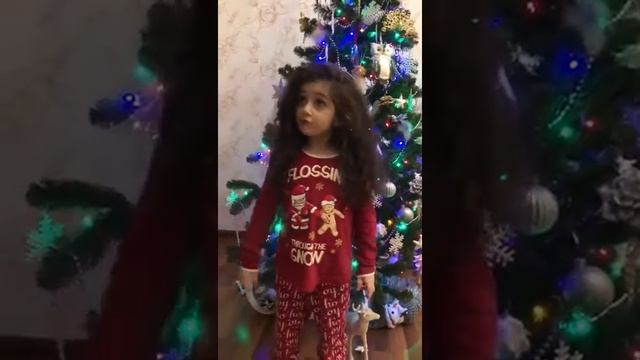 Новогодние стихи от Каринки смотреть онлайн