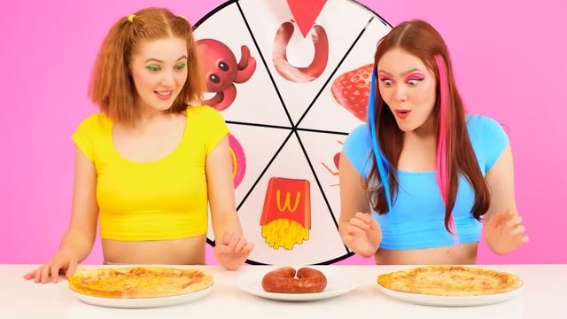 Челлендж. Шоколадная Еда vs Настоящая еда | Едим Только Сладости 24 Часа от 4Teen Challenge смотреть онлайн