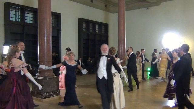 Французская кадриль. Бал в музее Моды. балансе.рф смотреть онлайн