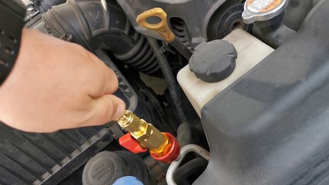 Замена золотника / клапана под давлением. Заправка автомобильного кондиционера своими руками