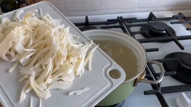 БОРЩ.КАК БЫСТРО ПРИГОТОВИТЬ БОРЩ!!!!!САМЫЙ БЫСТРЫЙ РЕЦЕПТ БОРЩА.. смотреть онлайн