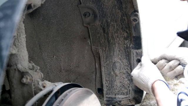 ЧИСТКА ЛЕВОГО КРЫЛА HYUNDAI SOLARIS