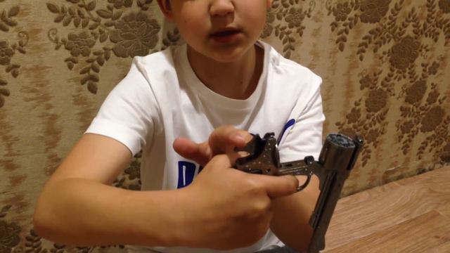 Обзор на пистолет с пистонами