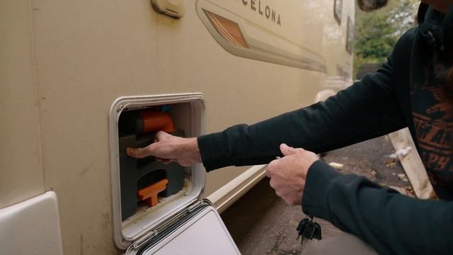 КАРАВАНИНГ: комфортный и дешевый отдых на колёсах. Знакомство с домом на колёсах или караваном. смотреть онлайн