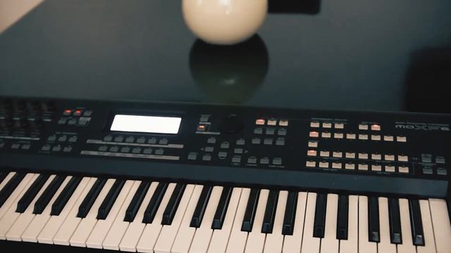 Yamaha MOXF6 смотреть онлайн