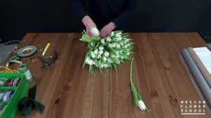 Как красиво собрать и упаковать моно букет из 49 тюльпанов