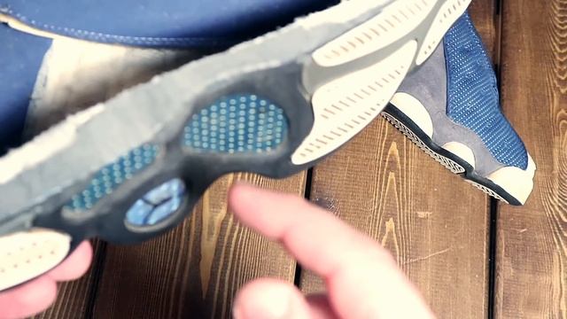 Что внутри кроссовок / Разделываем Nike Jordan 13 Flint смотреть онлайн