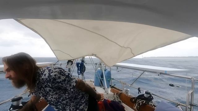 Sailing to Bora Bora in French Polynesia on a Vintage Sailboat смотреть онлайн