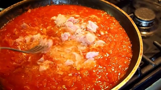 Вкуснейшая паста с базиликом, тунцом и помидорами!