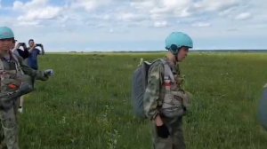 Прыжки юных воспитанников ВПК "Юный десантник". 16.06.2024 года