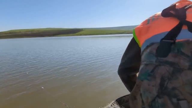 РЫБАЛКА С СЕСТРЁНКОЙ!! ВОЛОСЫ СТАЛИ ДЫБОМ ОТ ТАКОЙ РЫБАЛКИ! ЗАПРЕЩЁННОЙ СНАСТЬЮ! смотреть онлайн