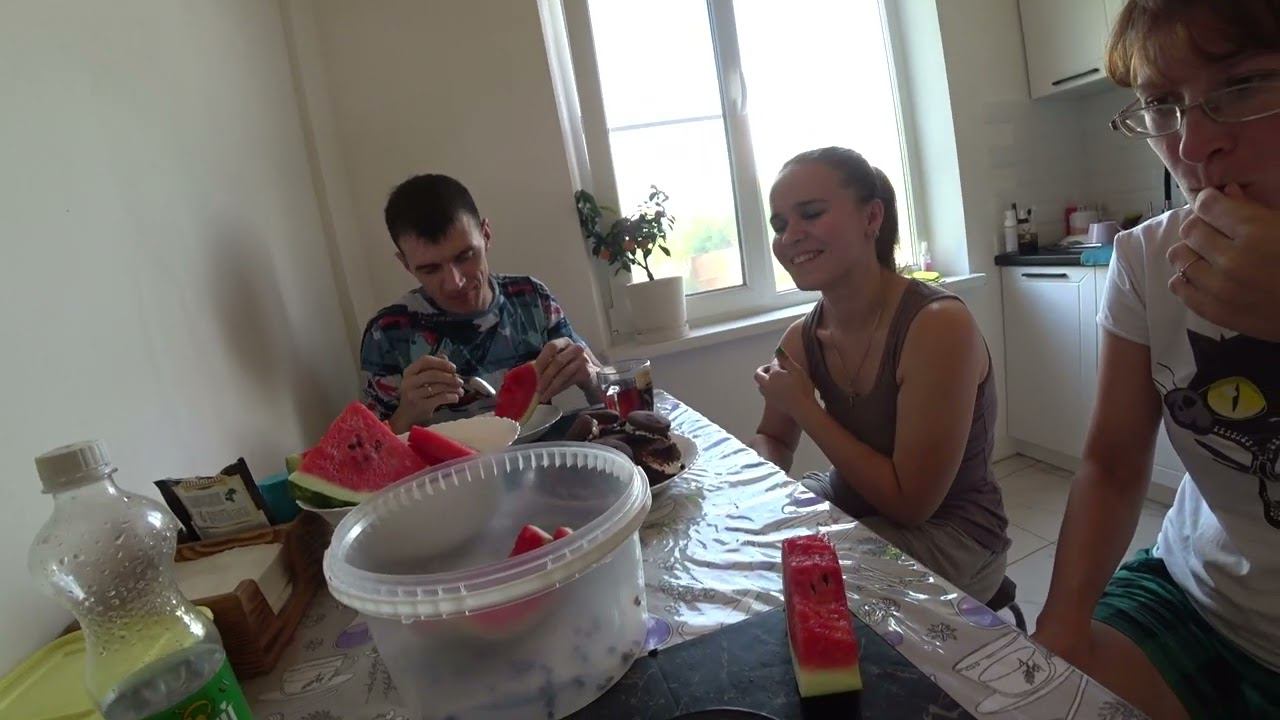 ЛЕТНИЕ АРОМАТЫ ДУХОВ/В ГОСТЯХ У МИХЕЯ И ЛЕНЫ/В ГОСТЯХ У ВИТАЛИ И АНГЕЛИНЫ/РЕМОНТ СТАРОГО ДОМА . смотреть онлайн