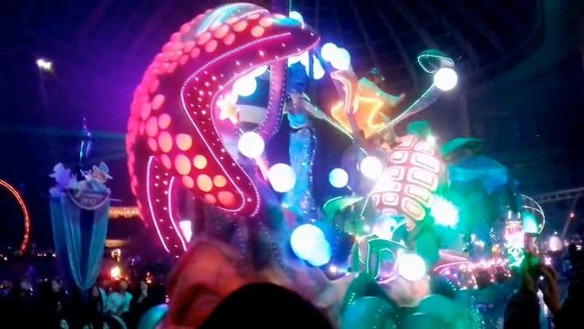 Вечерний Фестиваль в Lotte World в Сеуле смотреть онлайн