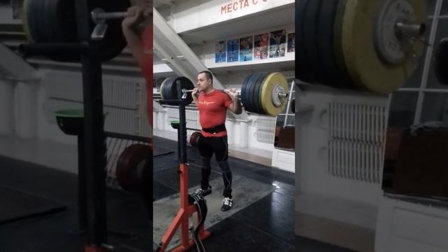 Присед 200 КГ. на 5 раз. смотреть онлайн