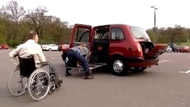London Taxi Disability Features смотреть онлайн