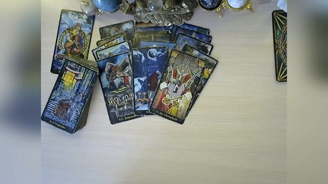 КАК ЕМУ С СОПЕРНИЦЕЙ??? ТАРО ГАДАНИЕ В ПЯТНИЦУ 13 смотреть онлайн