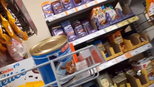 ДИКСИ. ВКРАЙ ОХРЕНЕВШИЙ ЗАМ АРТЁМКА / ПРОСРОЧЕННЫЙ "ПЕРЕКРЕСТОК" В ТЦ "АТРОН". 2 В 1. смотреть онлайн