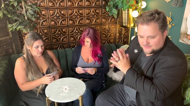 Psychic Strip Poker with Photographers! смотреть онлайн
