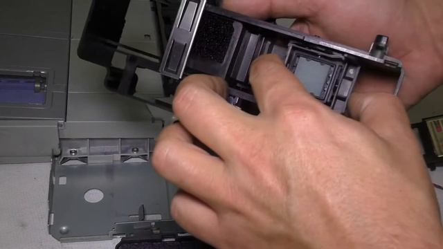 Принтер HP C 5183 (замятие бумаги),полная разборка. смотреть онлайн