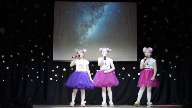 "Пони бегает по кругу". Муз.Е.Ботярова, сл.Ю.Мориц смотреть онлайн