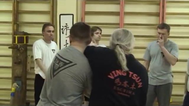 Защита от удара головой смотреть онлайн