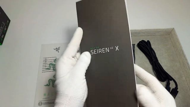 Razer：RZ19-04050100-R3M1 「Razer Seiren V2 X USB 25mm コンデンサーマイク RZ19-04050100-R3M1」#KSA4793