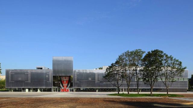 Tours for hearing impaired visitors at Garage Museum смотреть онлайн
