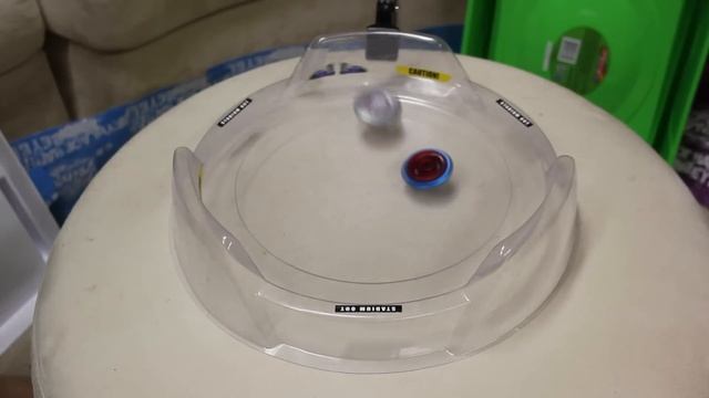 BATTLE: Ifraid Pegasis W105R2F VS Blitz Unicorno Blue Horn 100RSF - Beyblade Metal Fight 4D & ZeroG смотреть онлайн