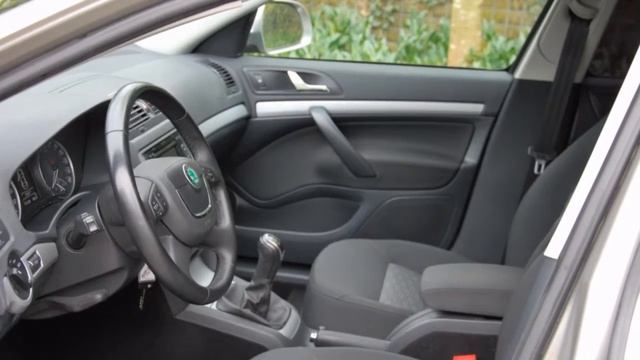 Škoda Octavia Combi 1.6 TDI GREENTECH AMBITION ECC-LMV-PDC-NAVIGATIE смотреть онлайн