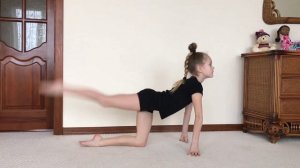 Художественная гимнастика // Растяжка спины // Как растянуть спину // Гибкая спина