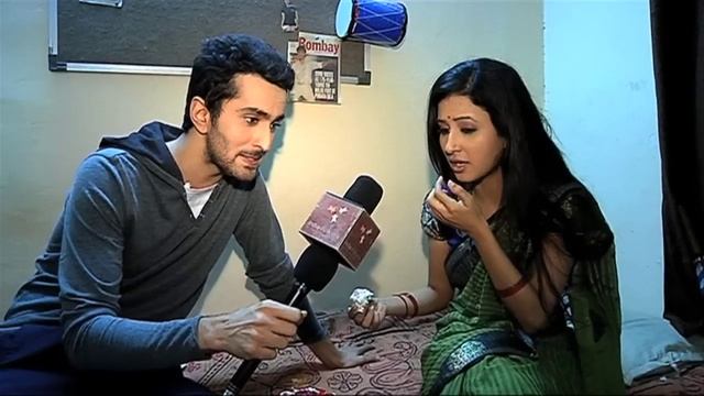 Sana Sheikh Celebrates Her Birthday With India-Forums смотреть онлайн