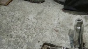 Volkswagen Caddy замена сайлентблока КПП в подрамнике